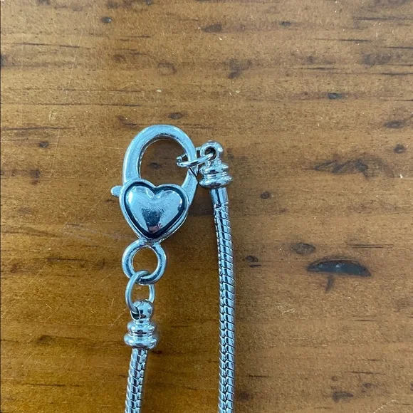 Vintage pop art multicolor fish pendant with silver tone chain NWOT condition - Picture 6 of 9